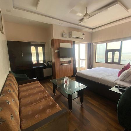 Hotel Sita Palace On Heritage Ghats Of Benaras Varanasi Ngoại thất bức ảnh