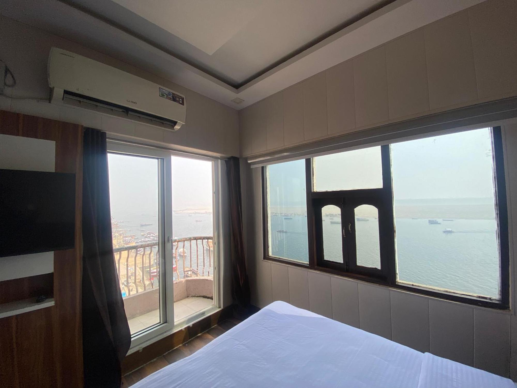 Hotel Sita Palace On Heritage Ghats Of Benaras Varanasi Ngoại thất bức ảnh