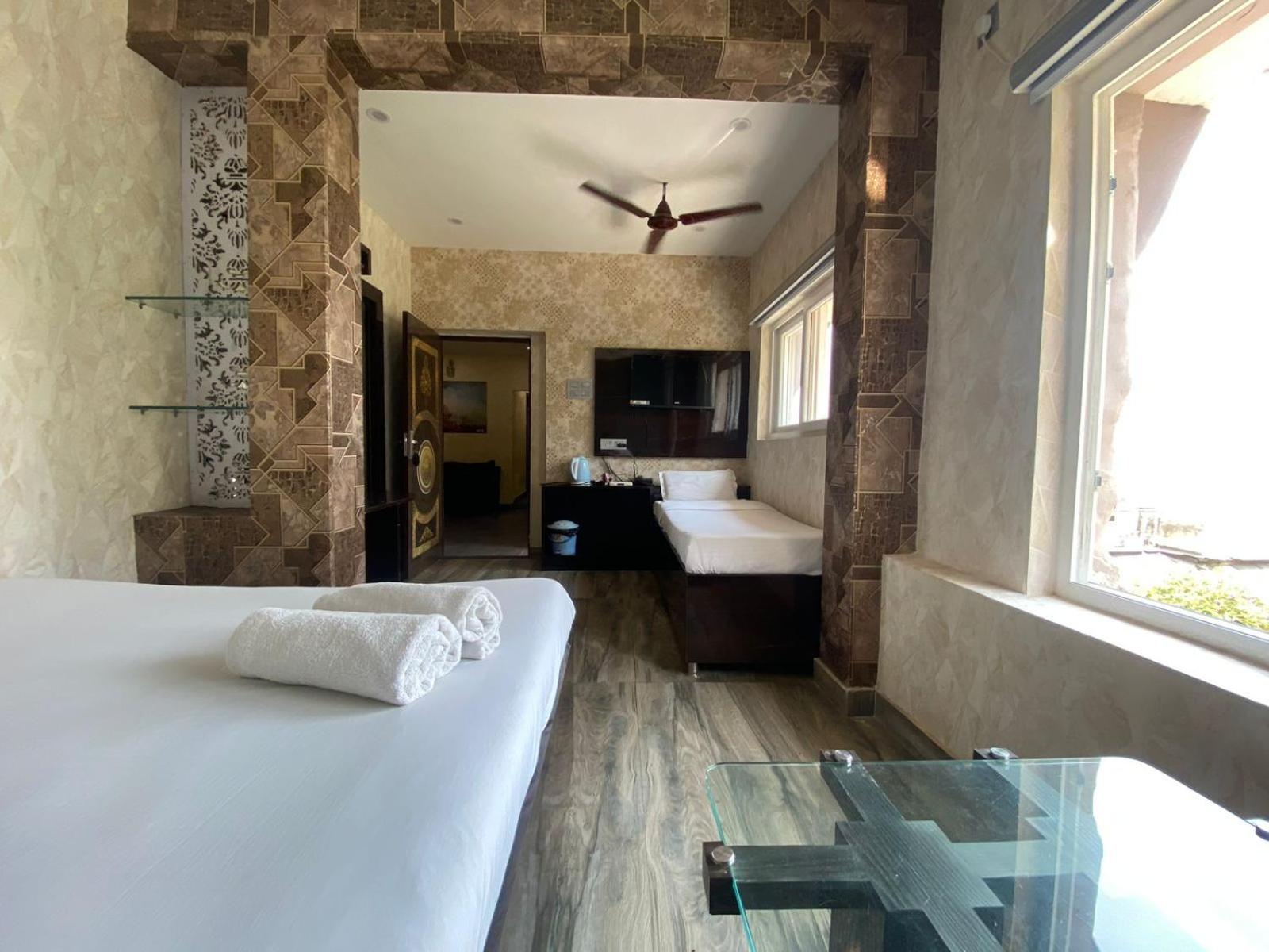 Hotel Sita Palace On Heritage Ghats Of Benaras Varanasi Ngoại thất bức ảnh